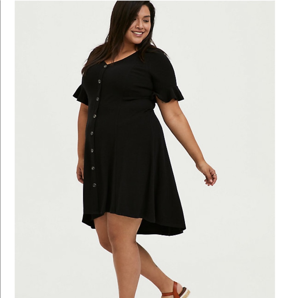 BLACK RIB BUTTON HI-LO DRESS